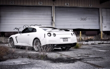  Nissan GT-R   